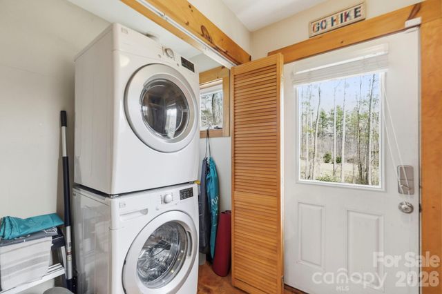 14 Sunny Hollow Lane, Fairview, NC 28730