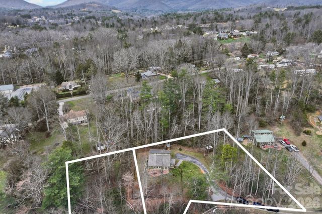 14 Sunny Hollow Lane, Fairview, NC 28730