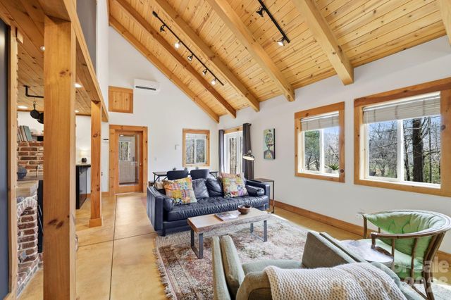 14 Sunny Hollow Lane, Fairview, NC 28730