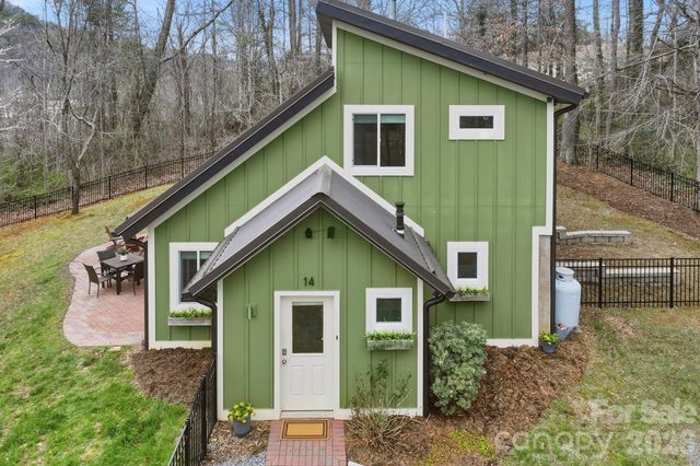 14 Sunny Hollow Lane, Fairview, NC 28730
