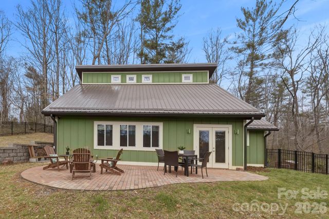 14 Sunny Hollow Lane, Fairview, NC 28730