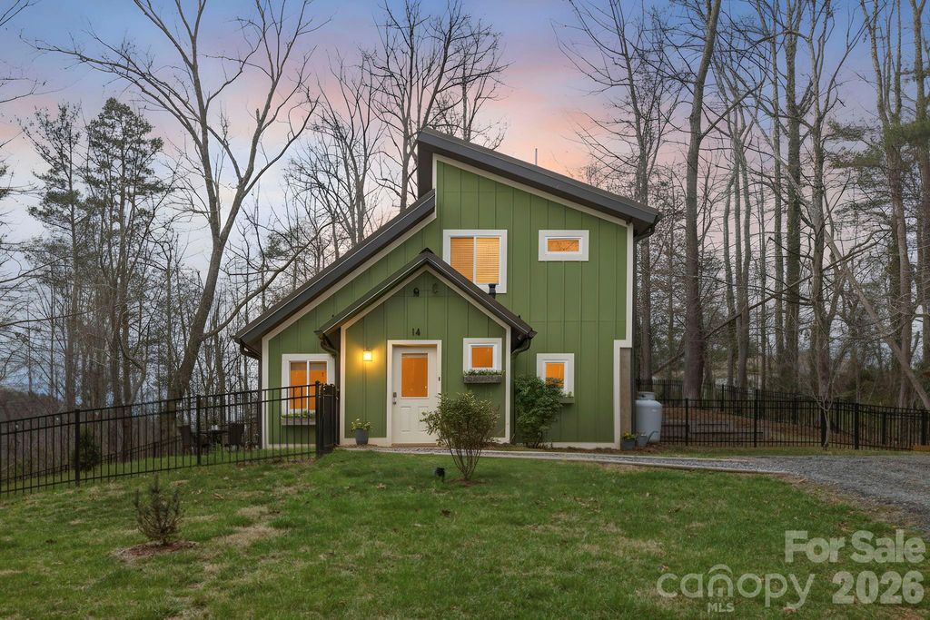 14 Sunny Hollow Lane, Fairview, NC 28730