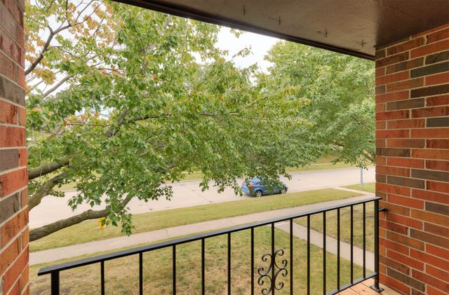 4549 Woodland Avenue 4, West Des Moines, IA 50266