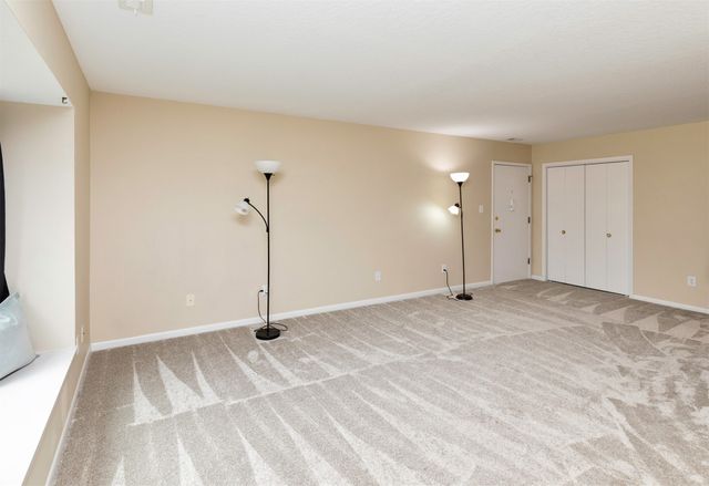 4549 Woodland Avenue 4, West Des Moines, IA 50266