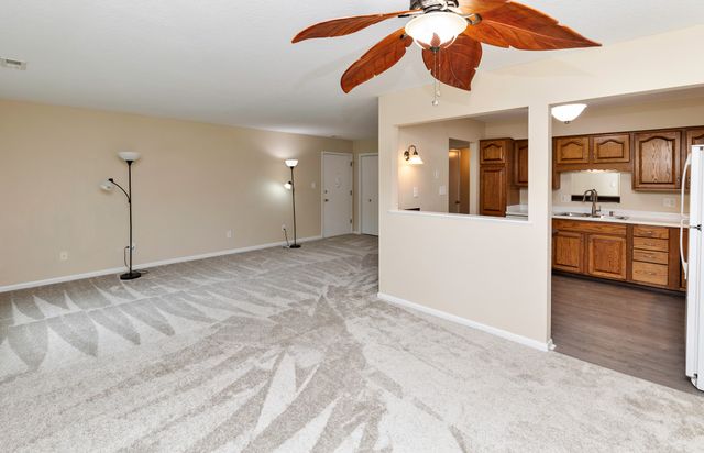 4549 Woodland Avenue 4, West Des Moines, IA 50266