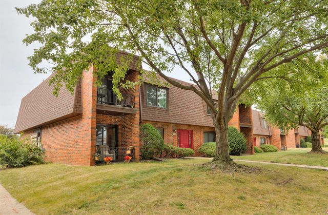 4549 Woodland Avenue 4, West Des Moines, IA 50266