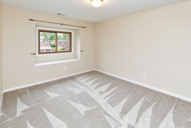 4549 Woodland Avenue 4, West Des Moines, IA 50266