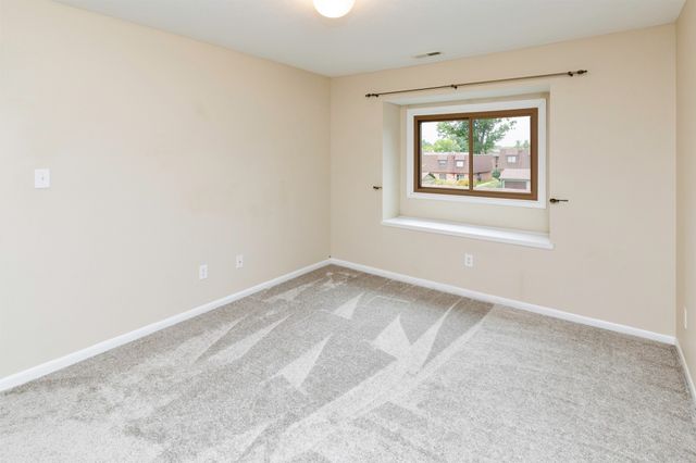 4549 Woodland Avenue 4, West Des Moines, IA 50266