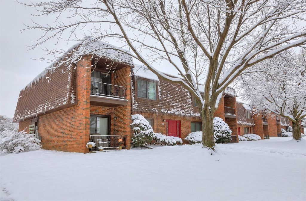 4549 Woodland Avenue 4, West Des Moines, IA 50266