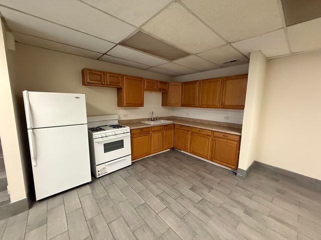 3148 Harlem Avenue GDN, Riverside, IL 60546