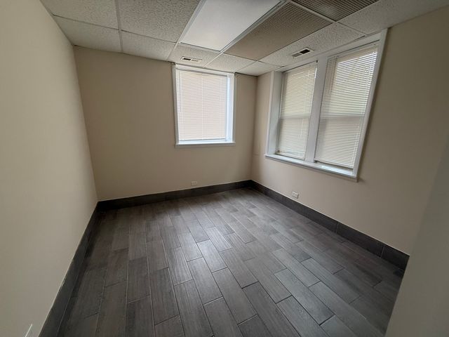 3148 Harlem Avenue GDN, Riverside, IL 60546