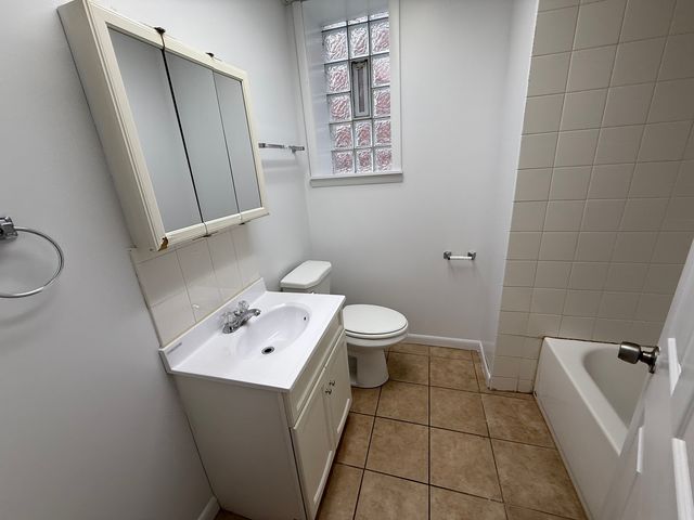 3148 Harlem Avenue GDN, Riverside, IL 60546