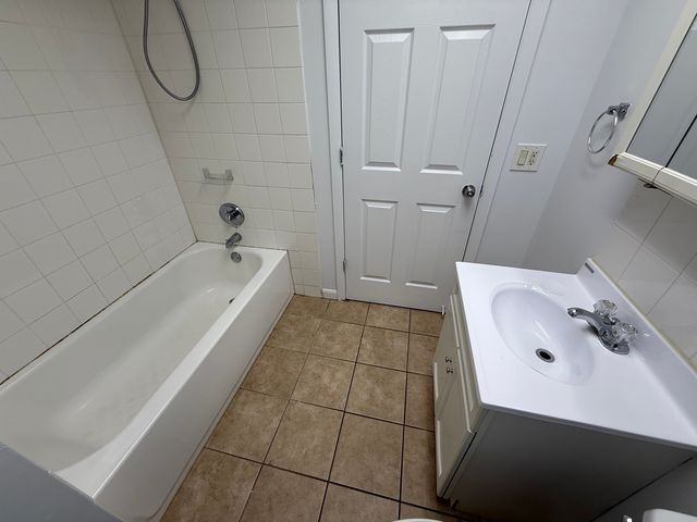 3148 Harlem Avenue GDN, Riverside, IL 60546