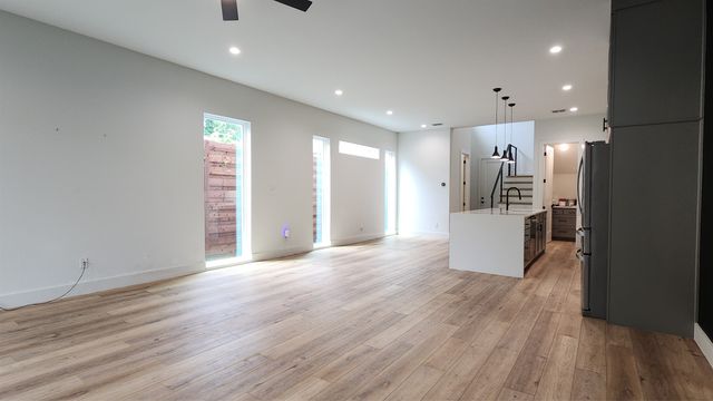 517 Mount Auburn Avenue, Dallas, TX 75223