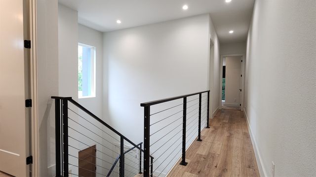 517 Mount Auburn Avenue, Dallas, TX 75223