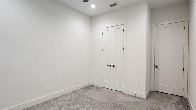517 Mount Auburn Avenue, Dallas, TX 75223