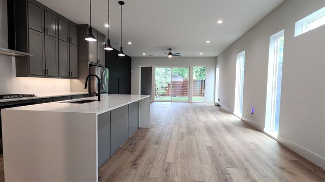 517 Mount Auburn Avenue, Dallas, TX 75223