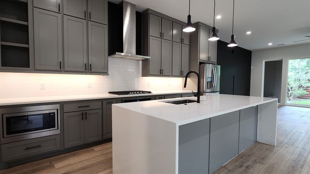 517 Mount Auburn Avenue, Dallas, TX 75223