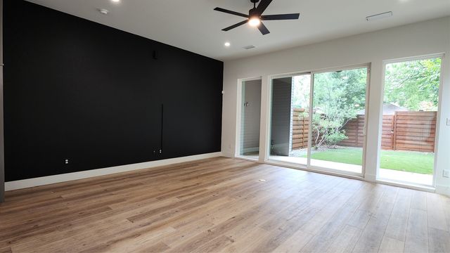 517 Mount Auburn Avenue, Dallas, TX 75223