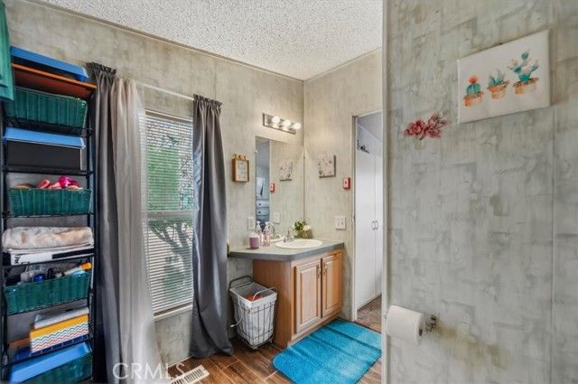 4769 Victor, Phelan, CA 92371