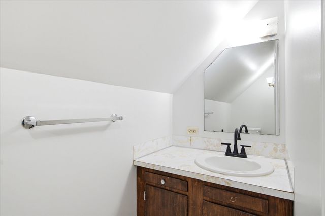 12 Bryant Road, Nashua, NH 03060