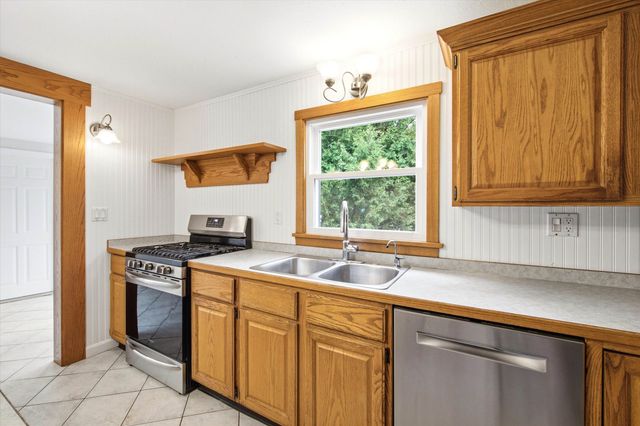 12 Bryant Road, Nashua, NH 03060