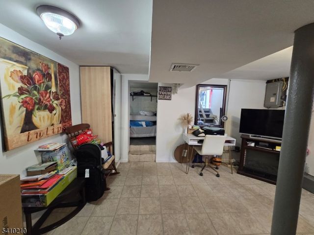 725 Schuyler Ave, Lyndhurst Twp., NJ 07071