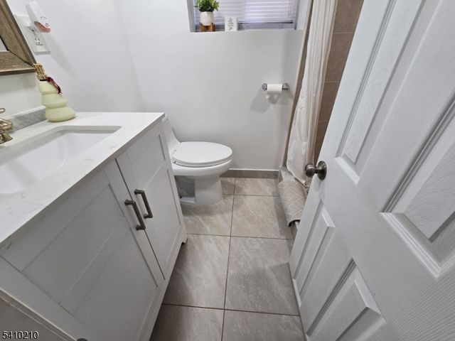 725 Schuyler Ave, Lyndhurst Twp., NJ 07071