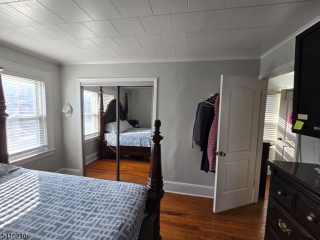 725 Schuyler Ave, Lyndhurst Twp., NJ 07071