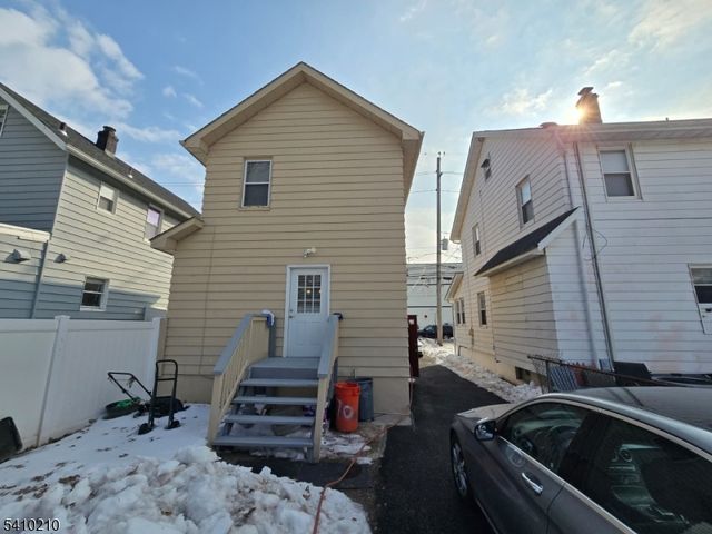 725 Schuyler Ave, Lyndhurst Twp., NJ 07071