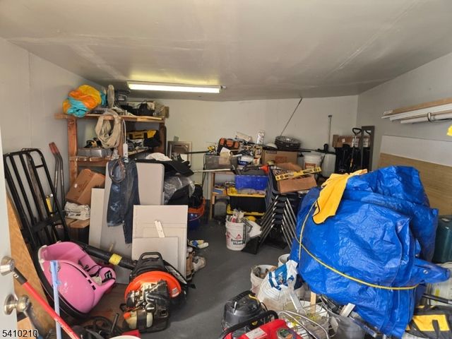 725 Schuyler Ave, Lyndhurst Twp., NJ 07071