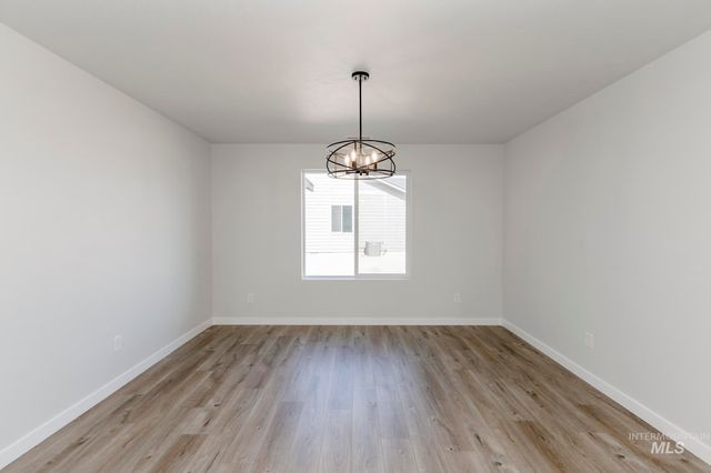 913 E Crab Springs St, Nampa, ID 83686