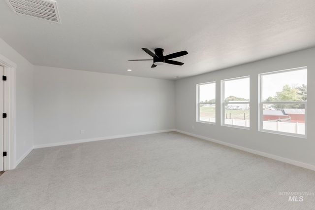 913 E Crab Springs St, Nampa, ID 83686