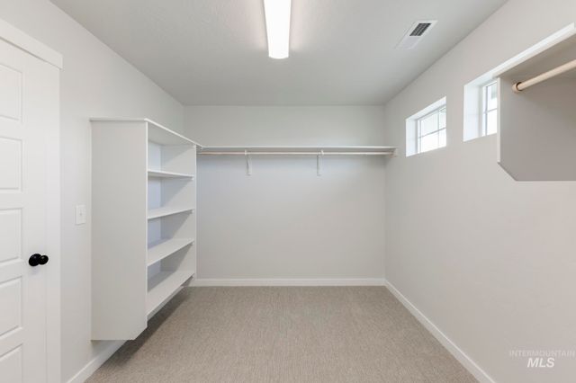 913 E Crab Springs St, Nampa, ID 83686