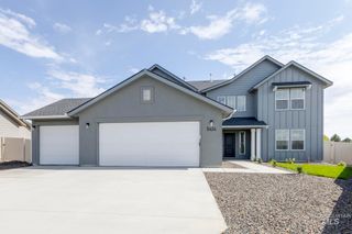 913 E Crab Springs St, Nampa, ID 83686