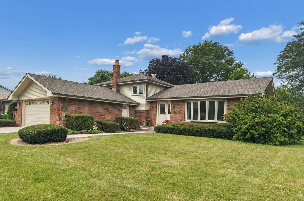15208 Royal Foxhunt Road, Orland Park, IL 60462 — exterior