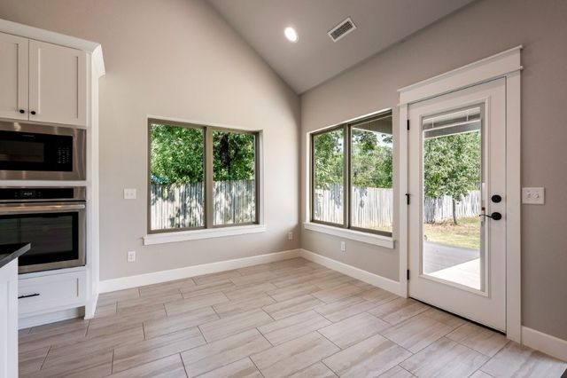 2 Hebrides Circle, Bella Vista, AR 72715