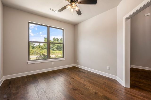 2 Hebrides Circle, Bella Vista, AR 72715