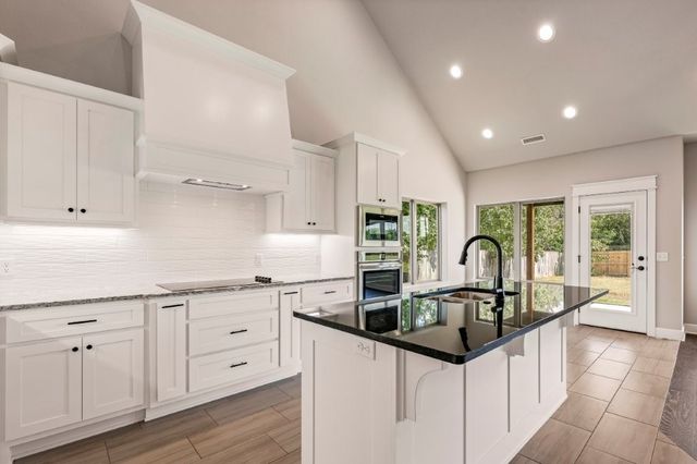 2 Hebrides Circle, Bella Vista, AR 72715