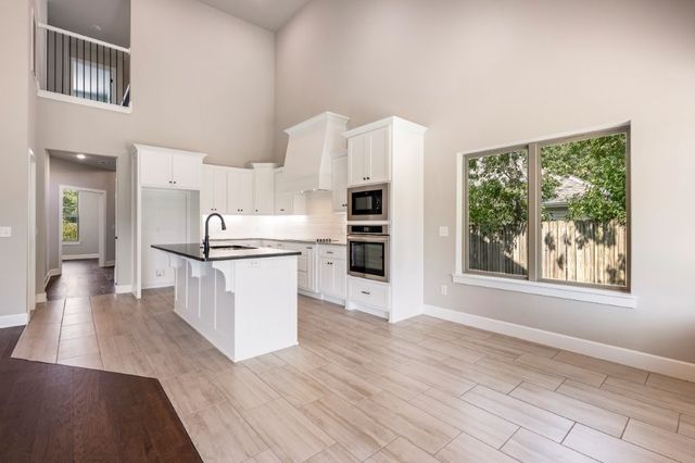 2 Hebrides Circle, Bella Vista, AR 72715