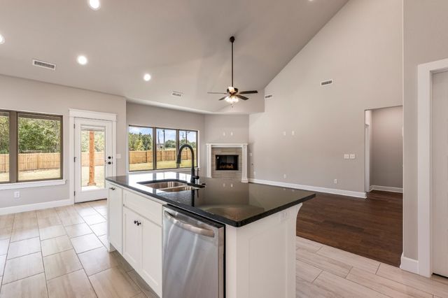 2 Hebrides Circle, Bella Vista, AR 72715