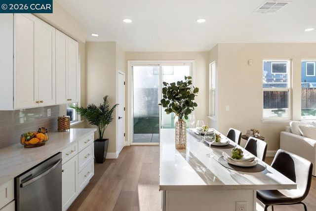 1677 1677 Green Springs Ct, Tracy, CA 95377