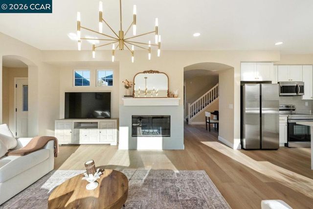 1677 1677 Green Springs Ct, Tracy, CA 95377