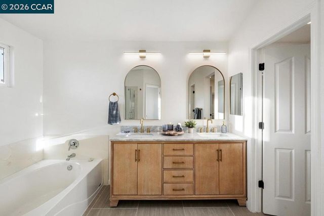 1677 1677 Green Springs Ct, Tracy, CA 95377