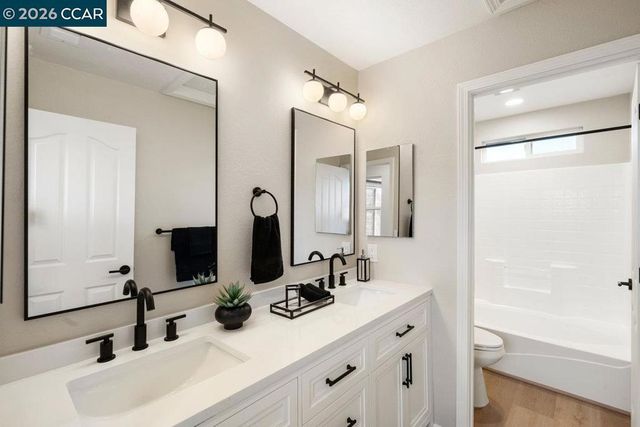 1677 1677 Green Springs Ct, Tracy, CA 95377