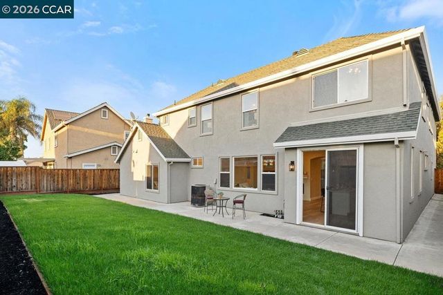 1677 1677 Green Springs Ct, Tracy, CA 95377