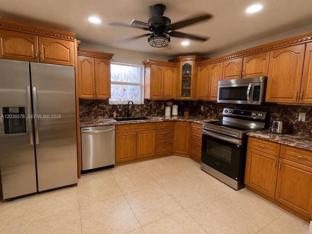 3327 Taft St, Hollywood, FL 33021