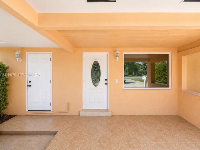 3327 Taft St, Hollywood, FL 33021