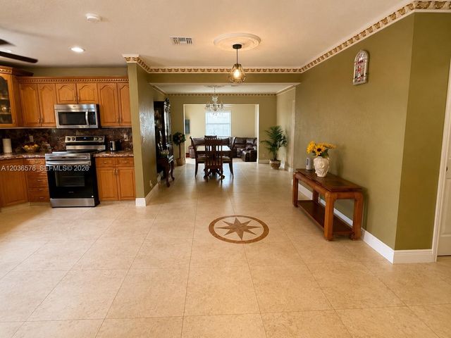 3327 Taft St, Hollywood, FL 33021