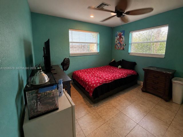 3327 Taft St, Hollywood, FL 33021